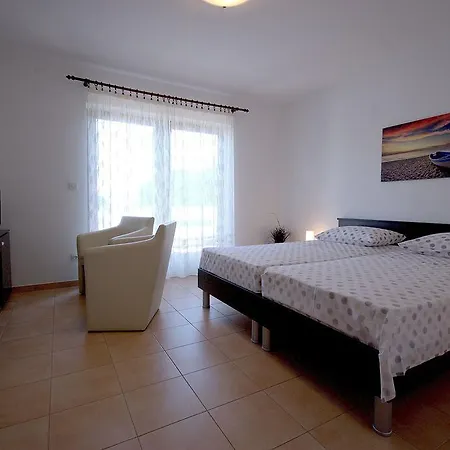 Apartment Brusicad By El-pi Tours *
