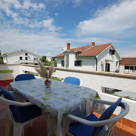 아파트 Brusicad By El-pi Tours 반타치치